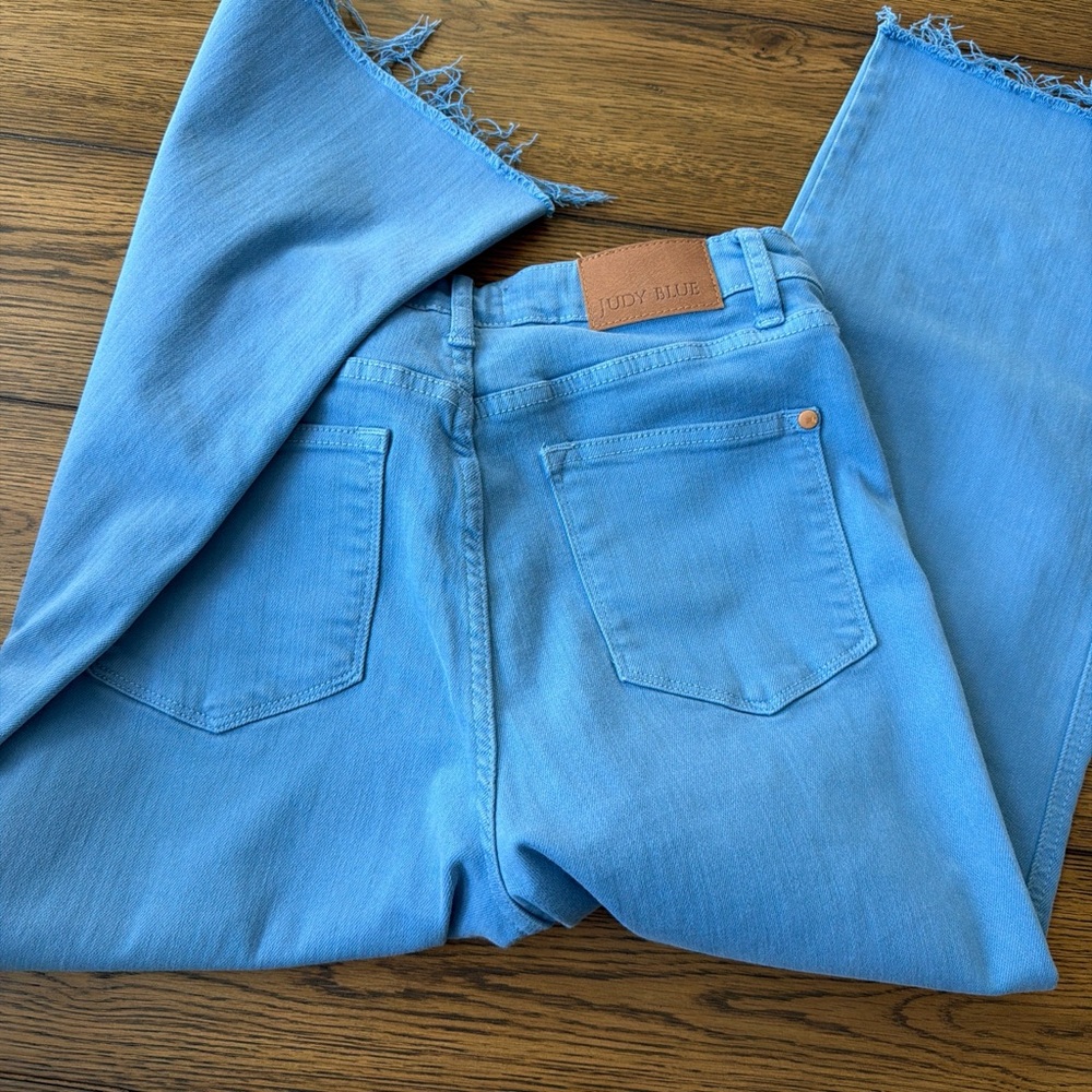 Judy Blue Light Blue Cropped Jeans with Frayed Hem - Picture 3 of 3